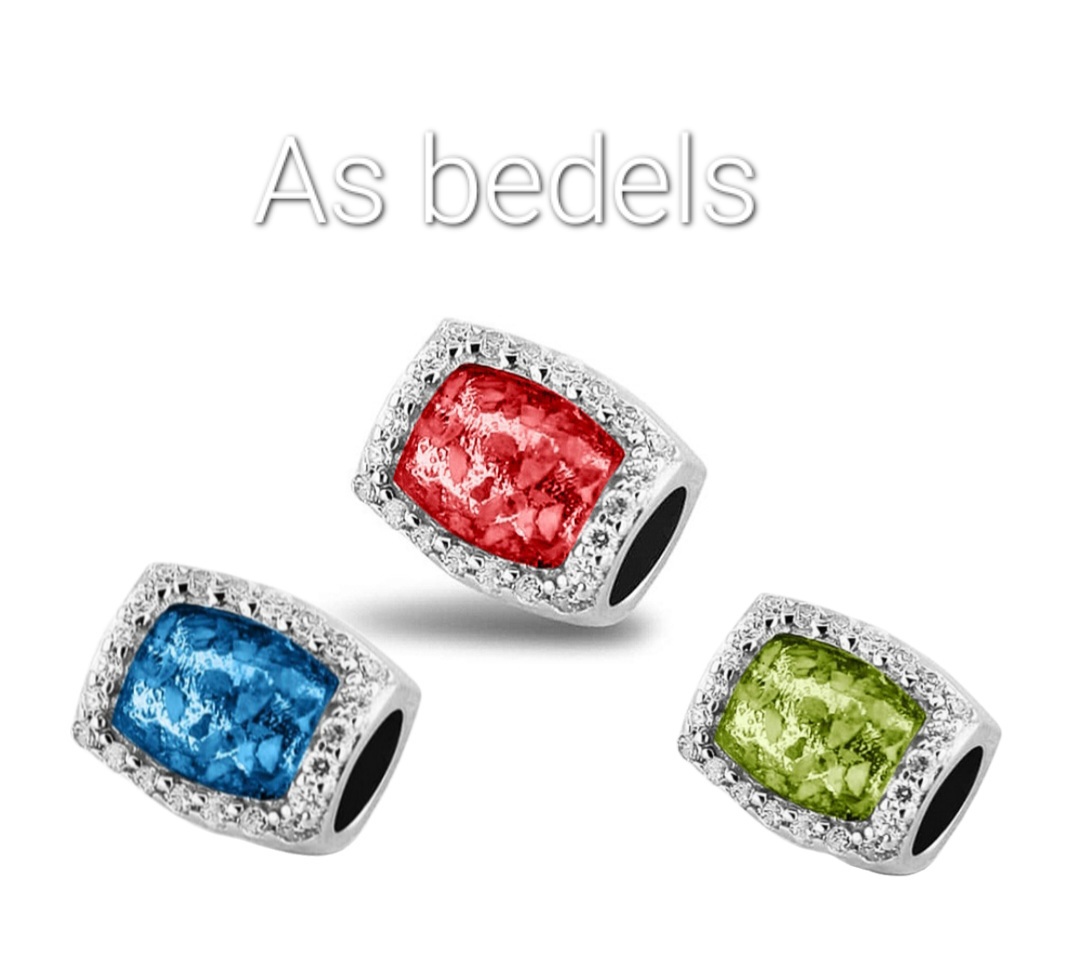 Assieraden bedels ( armband)