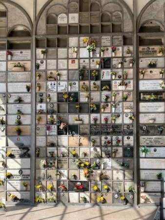 Hoe gaat de wereld om met as van hun dierbare ?