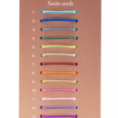 satin-cord-1-400x400.jpg armband klaver BL025 met as en hars