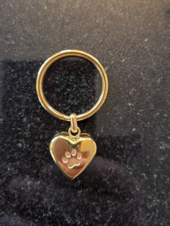 As sleutelhanger hart dierenpoot ( geelgoud kleur)