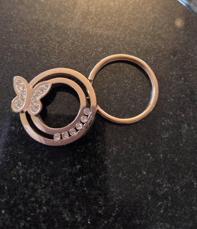 As sleutelhanger vlinder (rose kleur)