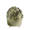 p468 (1) Bronzen urn met bloemen ( 4.5 liter)