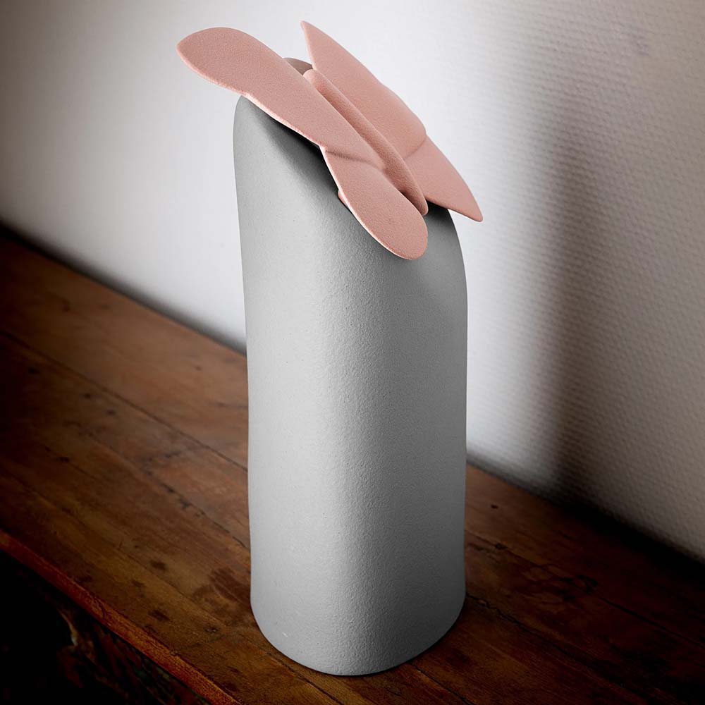 wit roze vlinder urn